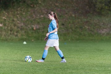Bild 324 - wBJ TuS Tensfeld - SV Fortuna St. Juergen